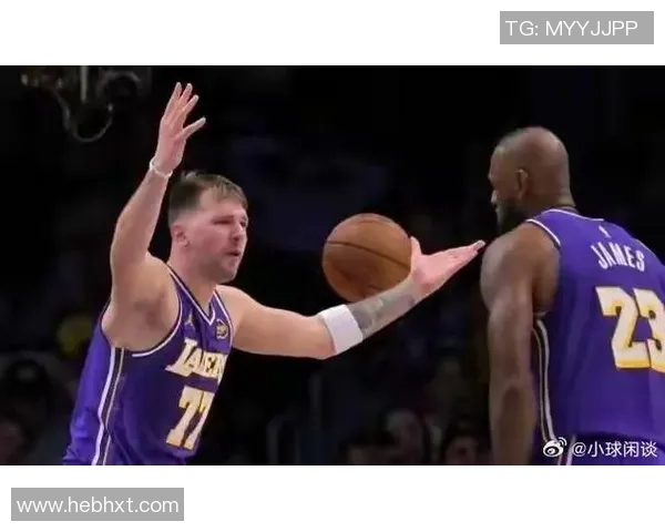 东契奇戏弄里夫斯：他打得像是尖端球星，这是我最终一次夸他